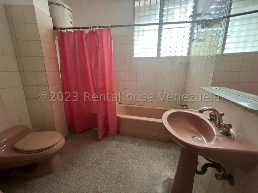 Casa (Multipes Niveles) en Alquiler en Los Ruices, Distrito Metropolitano - 31