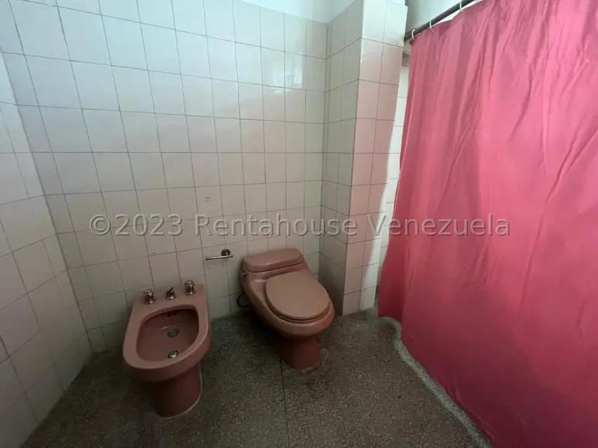 Casa (Multipes Niveles) en Alquiler en Los Ruices, Distrito Metropolitano - 41