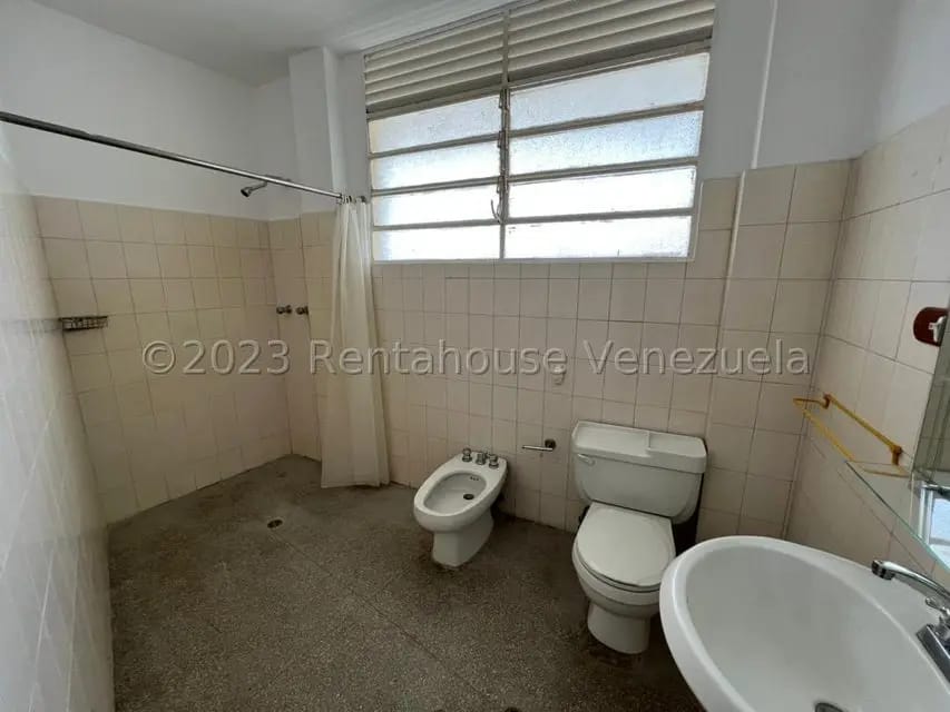 Casa (Multipes Niveles) en Alquiler en Los Ruices, Distrito Metropolitano - 6