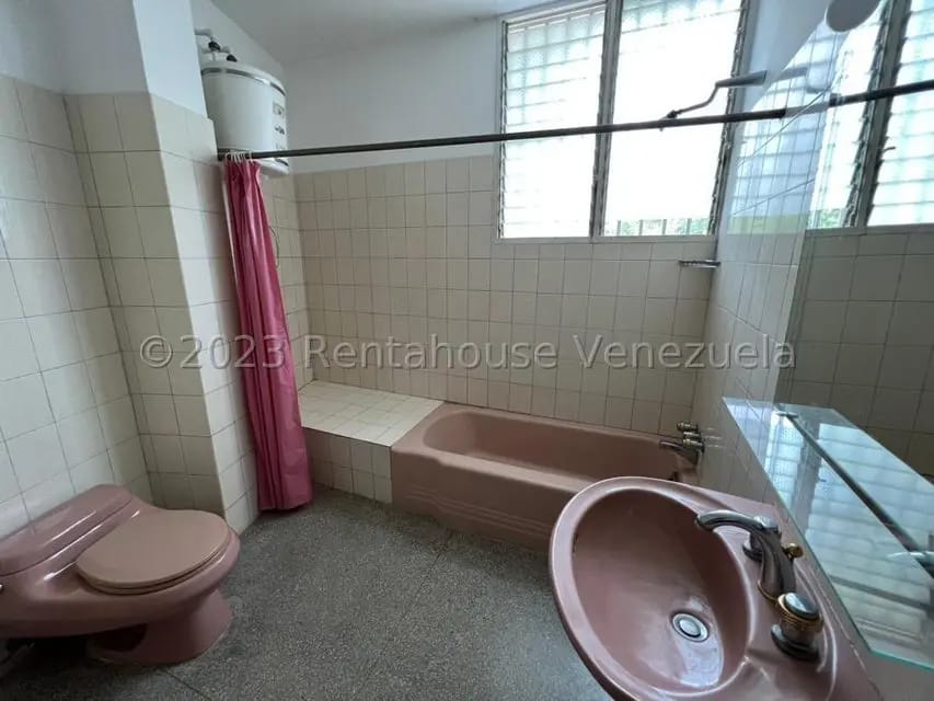 Casa (Multipes Niveles) en Alquiler en Los Ruices, Distrito Metropolitano - 10