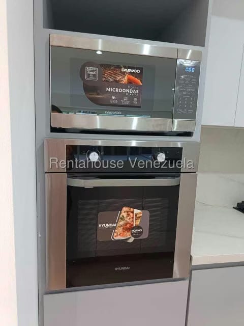 Apartamento (1 Nivel) en Alquiler en Lomas de Las Mercedes, Distrito Metropolitano - 12