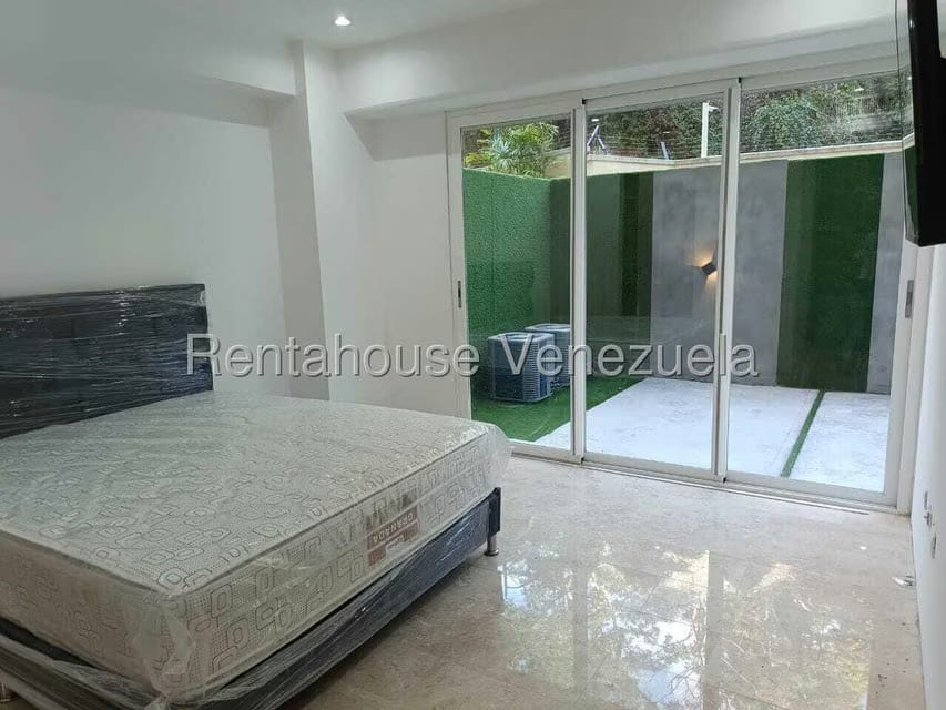 Apartamento (1 Nivel) en Alquiler en Lomas de Las Mercedes, Distrito Metropolitano - 23