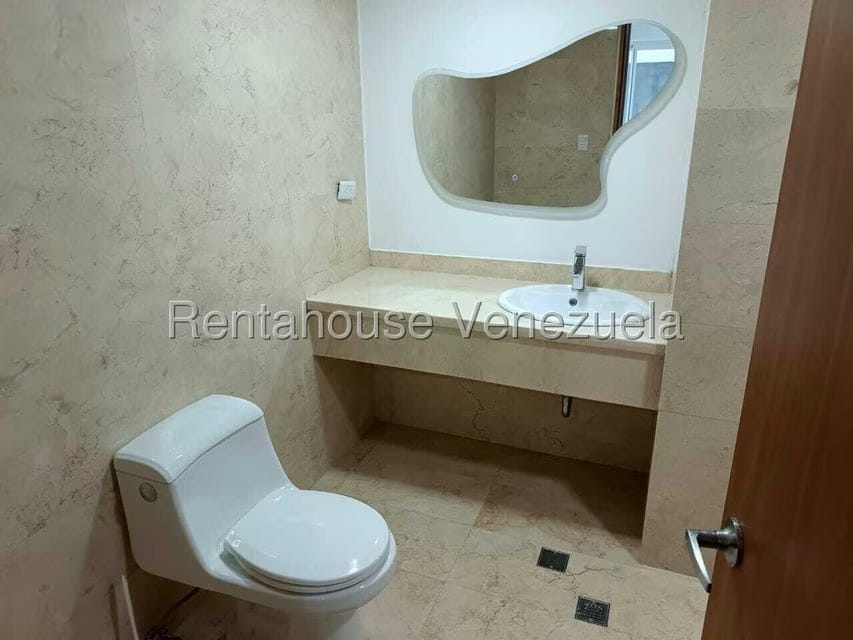 Apartamento (1 Nivel) en Alquiler en Lomas de Las Mercedes, Distrito Metropolitano - 29