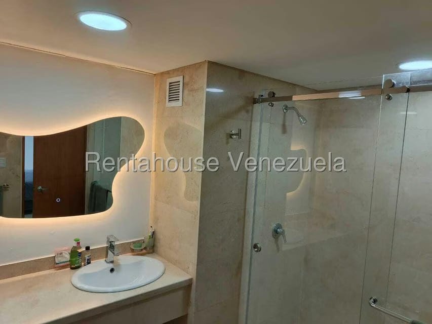 Apartamento (1 Nivel) en Alquiler en Lomas de Las Mercedes, Distrito Metropolitano - 30