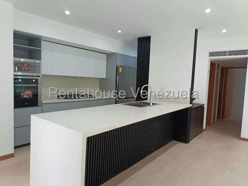 Apartamento (1 Nivel) en Alquiler en Lomas de Las Mercedes, Distrito Metropolitano - 4