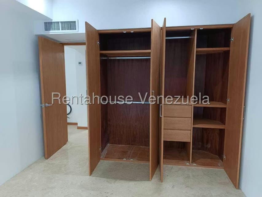 Apartamento (1 Nivel) en Alquiler en Lomas de Las Mercedes, Distrito Metropolitano - 34