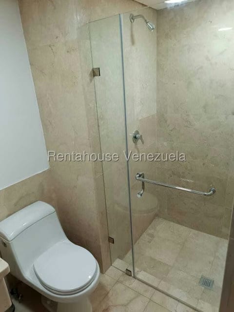 Apartamento (1 Nivel) en Alquiler en Lomas de Las Mercedes, Distrito Metropolitano - 37