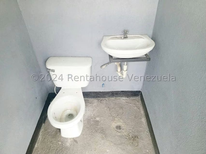 Comercial (Galpon - Deposito) en Alquiler en Parroquia Juan de Villegas, Lara - 12