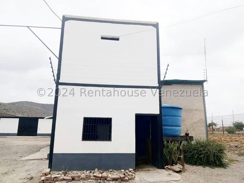 Comercial (Galpon - Deposito) en Alquiler en Parroquia Juan de Villegas, Lara - 3