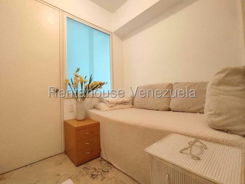 Apartamento (1 Nivel) en Alquiler en Solar del Hatillo, Distrito Metropolitano - 12