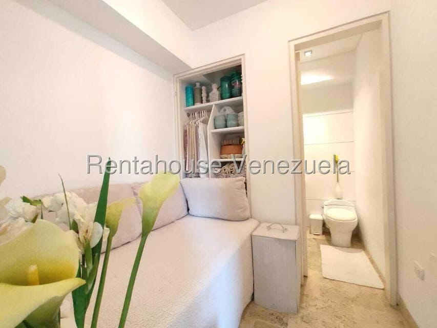 Apartamento (1 Nivel) en Alquiler en Solar del Hatillo, Distrito Metropolitano - 13