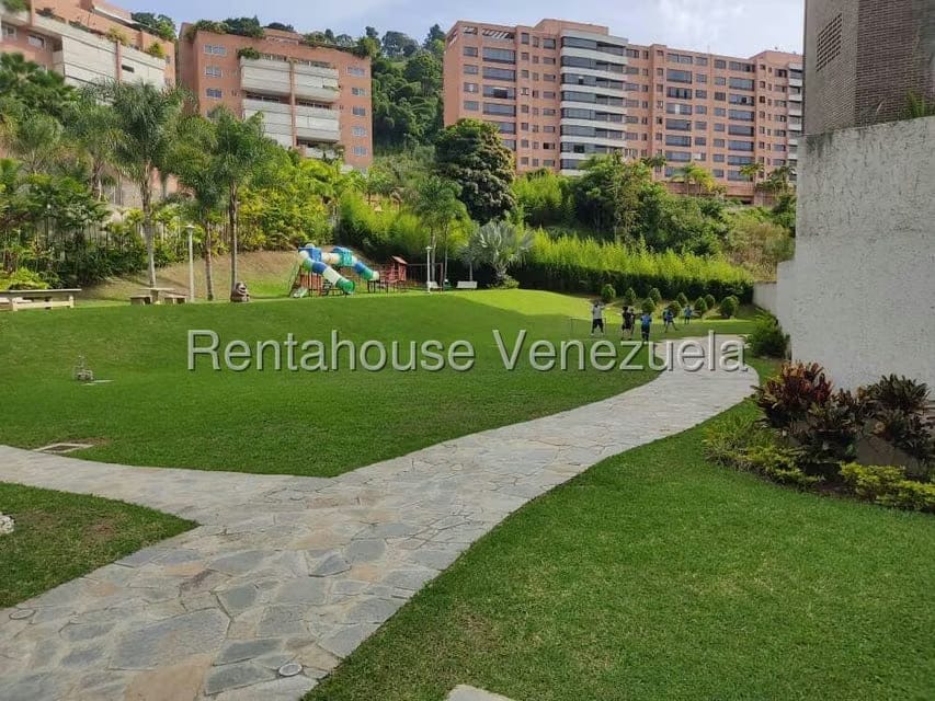 Apartamento (1 Nivel) en Alquiler en Solar del Hatillo, Distrito Metropolitano - 17
