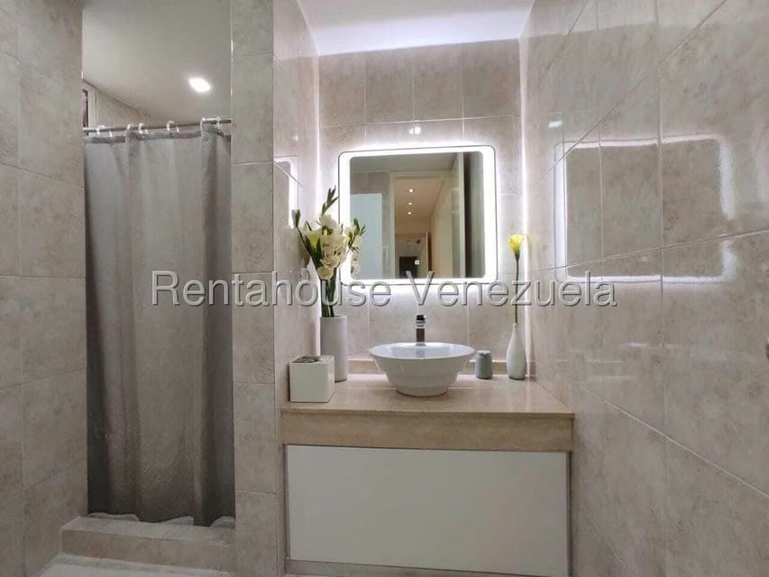 Apartamento (1 Nivel) en Alquiler en Solar del Hatillo, Distrito Metropolitano - 9