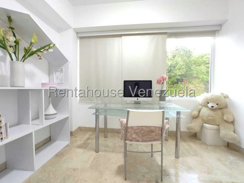 Apartamento (1 Nivel) en Alquiler en Solar del Hatillo, Distrito Metropolitano - 10