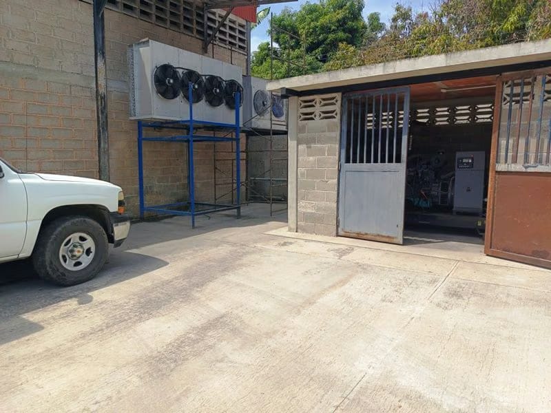 Yeily Colina Vende Galpon operativo en San joaquin - 3