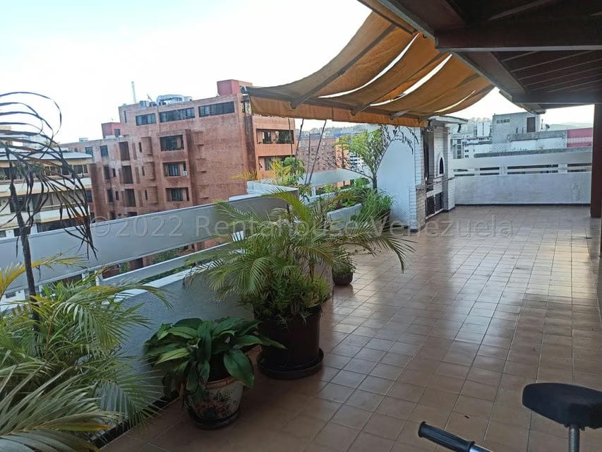 Apartamento (Duplex) en Venta en La Florida, Distrito Metropolitano - 42