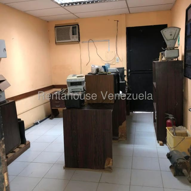 Comercial (Galpon - Deposito) en Venta en Mata Linda, Miranda - 26