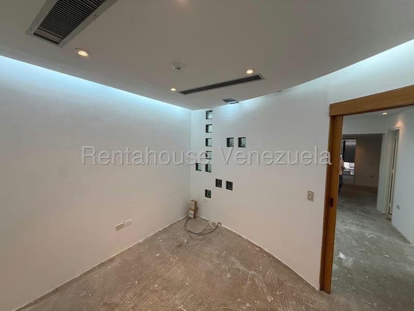 Comercial (Oficina) en Venta en Prados del Este, Distrito Metropolitano - 12