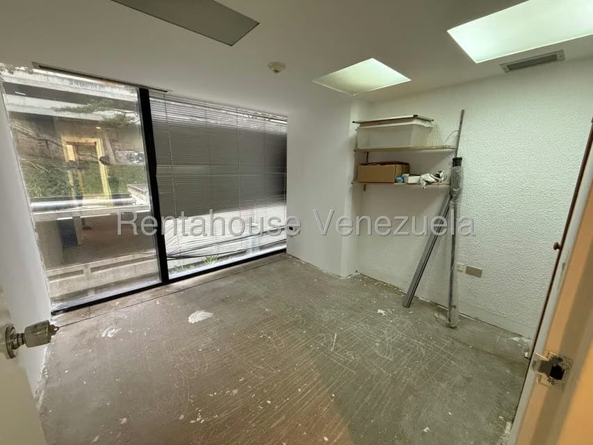 Comercial (Oficina) en Venta en Prados del Este, Distrito Metropolitano - 4