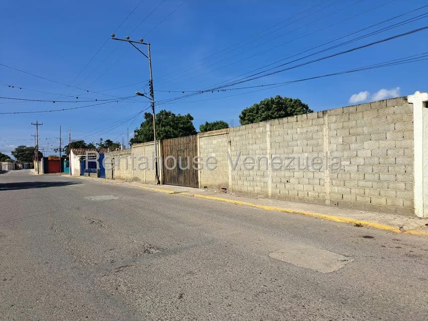 Comercial (Local Comercial) en Venta en Parroquia Juan Bautista Rodriguez, Lara - 2