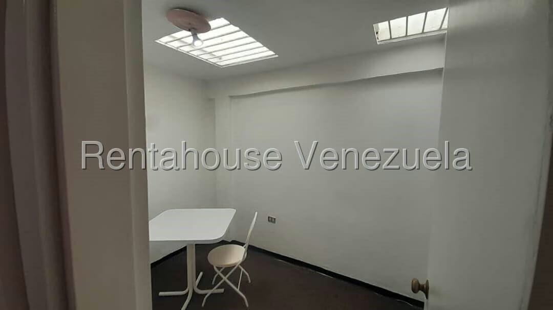 Anexo (1 Nivel) en Alquiler en Cumbres de Curumo, Distrito Metropolitano - 16