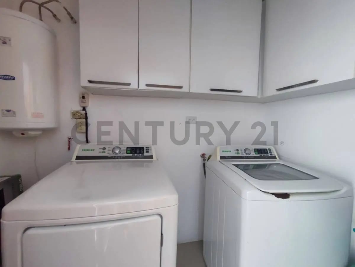 En Venta Casa Bote Sector A - 17