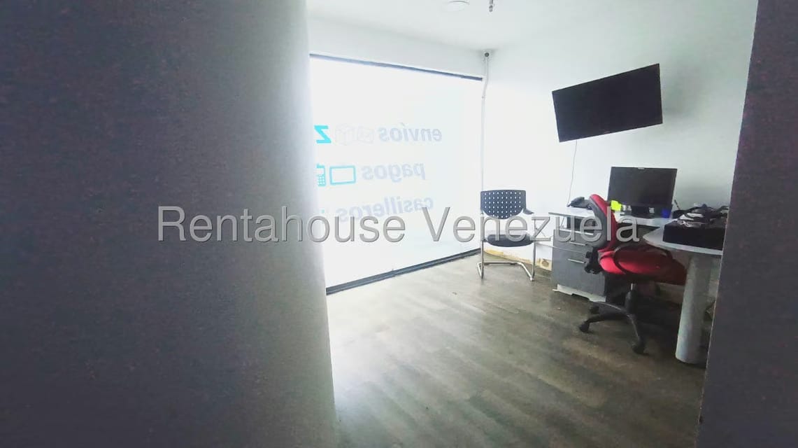 Comercial (Local Comercial) en Alquiler en El Rosal, Distrito Metropolitano - 3