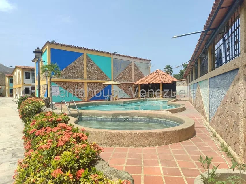Townhouse (Duplex) en Venta en El Playon, Aragua - 25