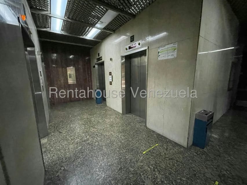 Comercial (Oficina) en Alquiler en Parroquia Catedral, Distrito Metropolitano - 2