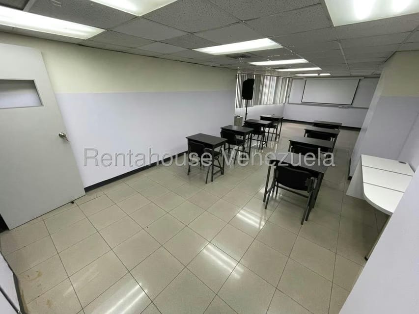 Comercial (Oficina) en Alquiler en Parroquia Catedral, Distrito Metropolitano - 12