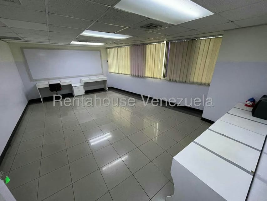 Comercial (Oficina) en Alquiler en Parroquia Catedral, Distrito Metropolitano - 17