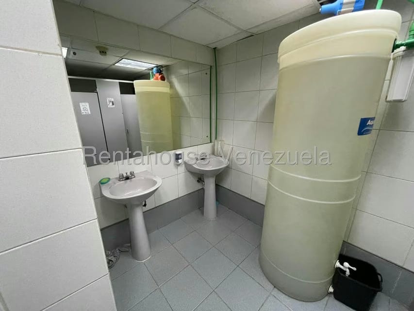 Comercial (Oficina) en Alquiler en Parroquia Catedral, Distrito Metropolitano - 19