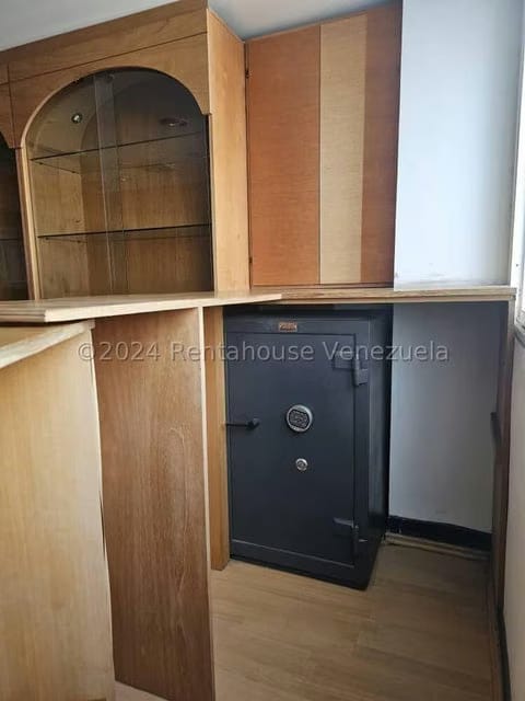 Comercial (Local Comercial) en Venta en Parroquia Catedral, Distrito Metropolitano - 11