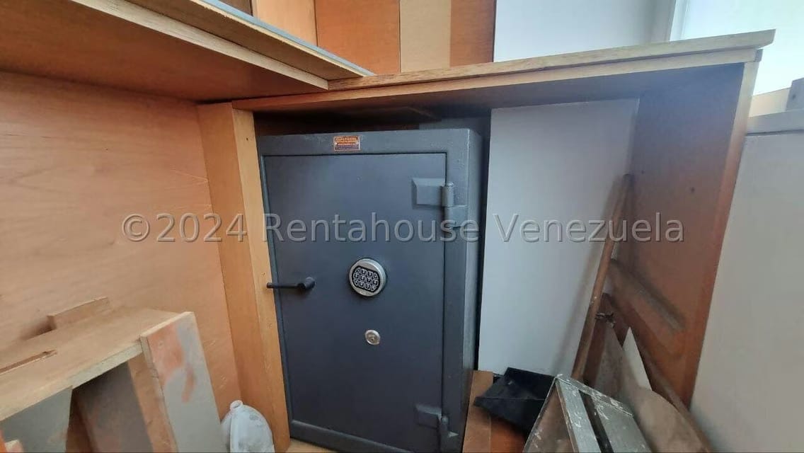 Comercial (Local Comercial) en Venta en Parroquia Catedral, Distrito Metropolitano - 13