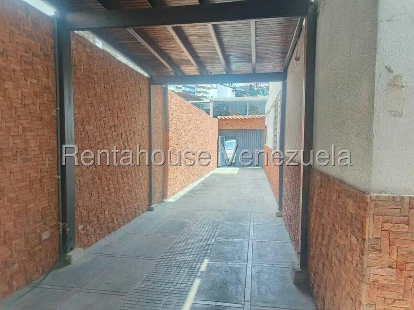 Casa (Duplex) en Alquiler en La California Norte, Distrito Metropolitano - 2
