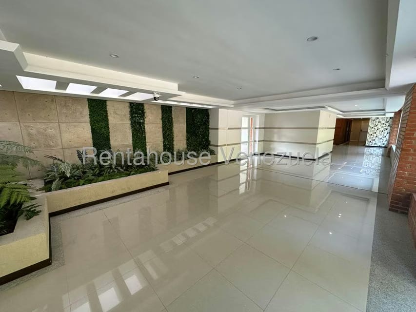 Apartamento (1 Nivel) en Venta en Alto Hatillo, Distrito Metropolitano - 2