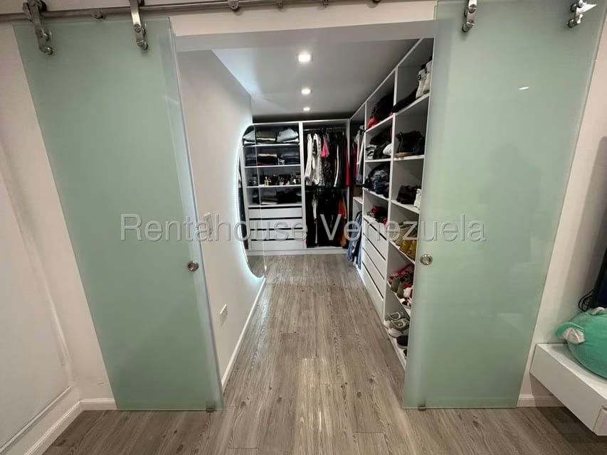 Apartamento (1 Nivel) en Venta en Alto Hatillo, Distrito Metropolitano - 25