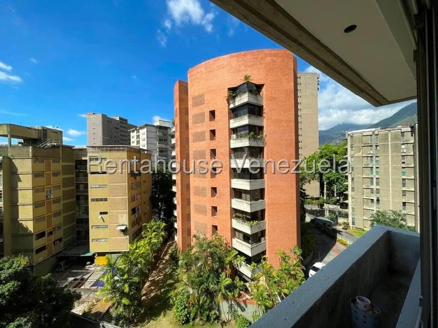 Apartamento (1 Nivel) en Venta en Los Dos Caminos, Distrito Metropolitano - 12