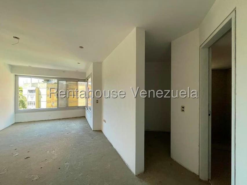 Apartamento (1 Nivel) en Venta en Los Dos Caminos, Distrito Metropolitano - 14