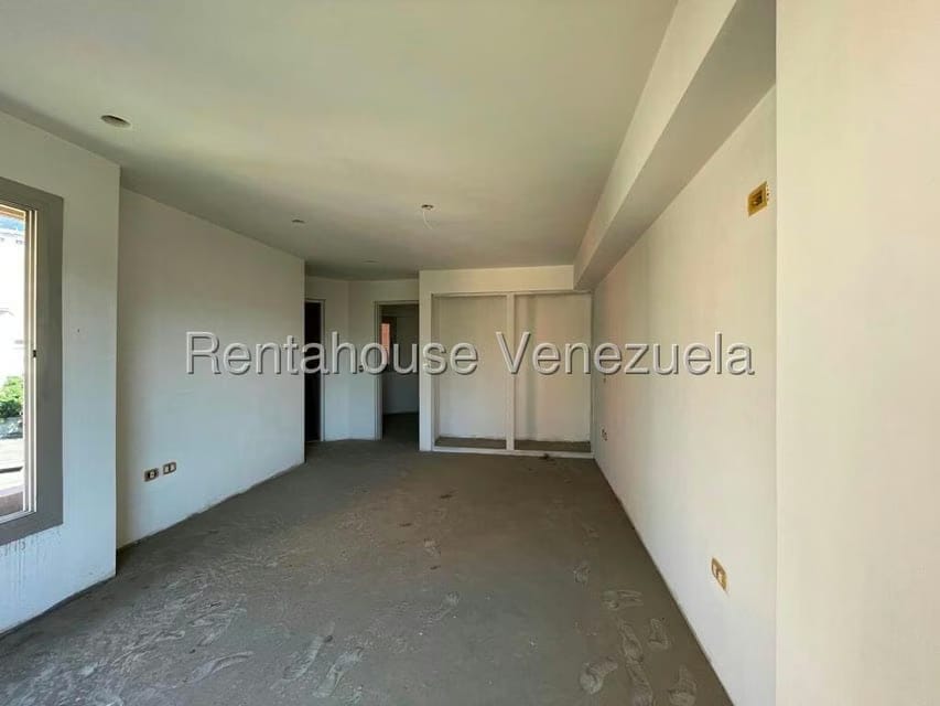 Apartamento (1 Nivel) en Venta en Los Dos Caminos, Distrito Metropolitano - 16