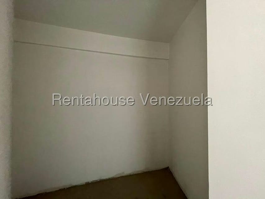 Apartamento (1 Nivel) en Venta en Los Dos Caminos, Distrito Metropolitano - 18