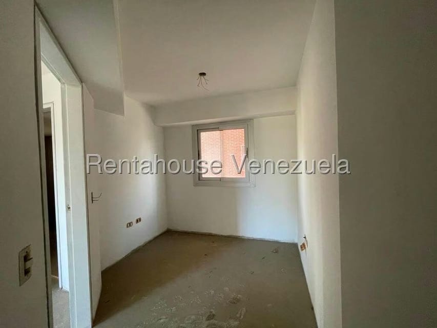 Apartamento (1 Nivel) en Venta en Los Dos Caminos, Distrito Metropolitano - 19