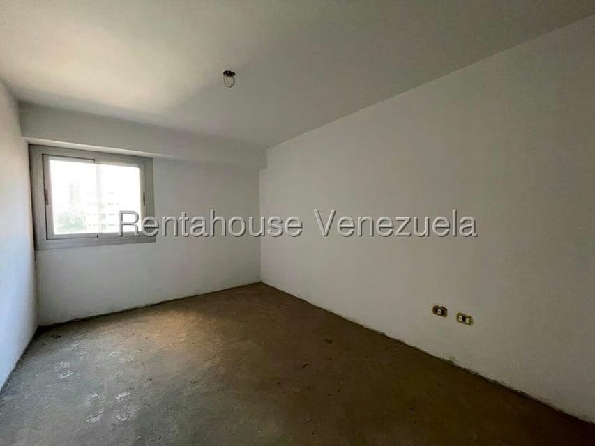 Apartamento (1 Nivel) en Venta en Los Dos Caminos, Distrito Metropolitano - 23