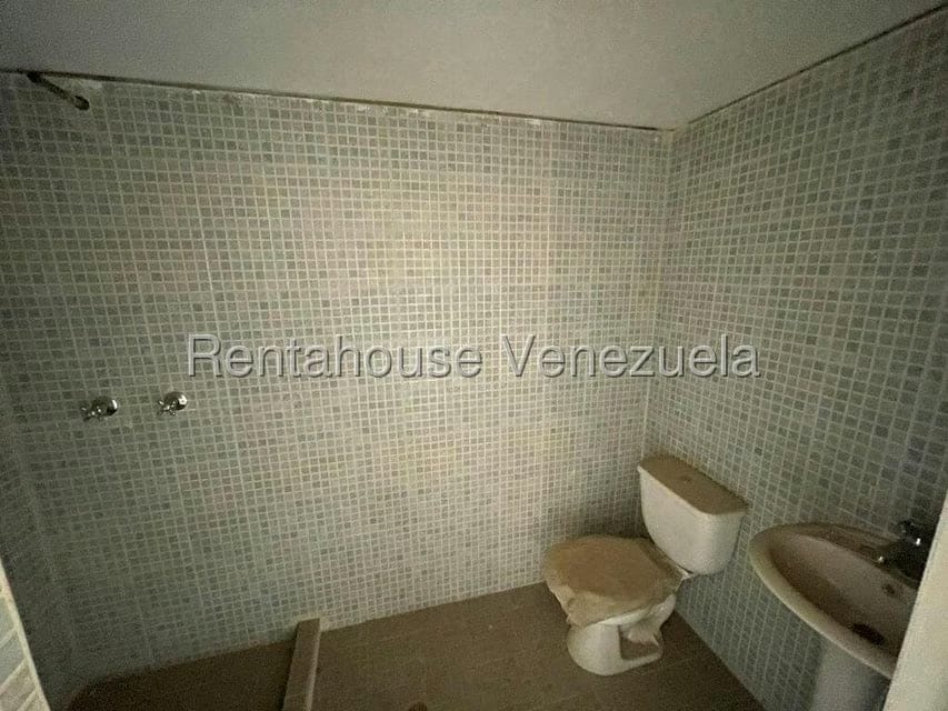 Apartamento (1 Nivel) en Venta en Los Dos Caminos, Distrito Metropolitano - 27