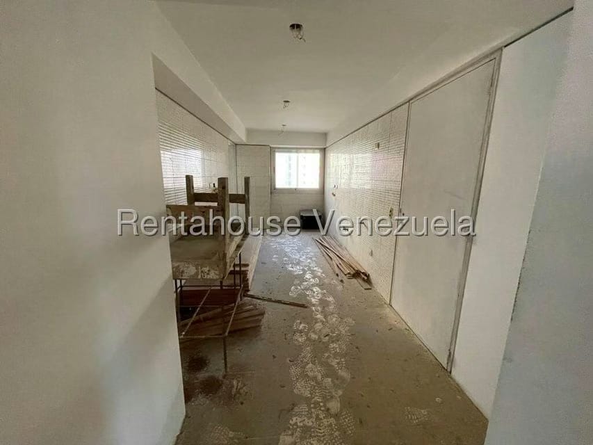 Apartamento (1 Nivel) en Venta en Los Dos Caminos, Distrito Metropolitano - 28