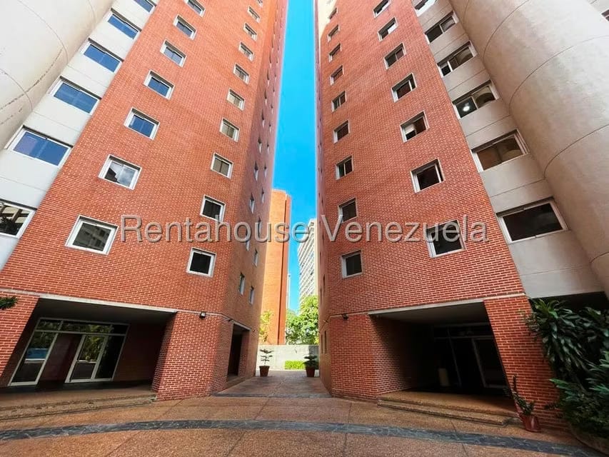 Apartamento (1 Nivel) en Venta en Los Dos Caminos, Distrito Metropolitano - 36