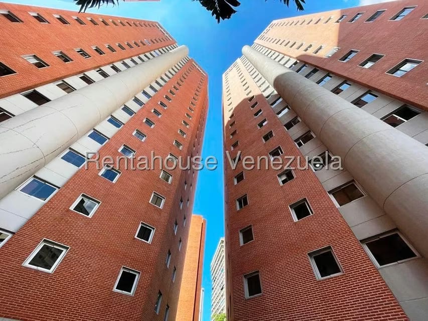 Apartamento (1 Nivel) en Venta en Los Dos Caminos, Distrito Metropolitano - 37