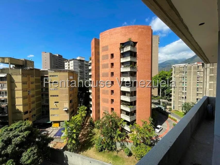 Apartamento (1 Nivel) en Venta en Los Dos Caminos, Distrito Metropolitano - 5