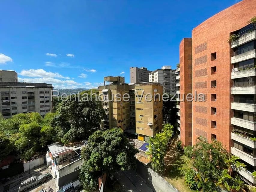 Apartamento (1 Nivel) en Venta en Los Dos Caminos, Distrito Metropolitano - 6