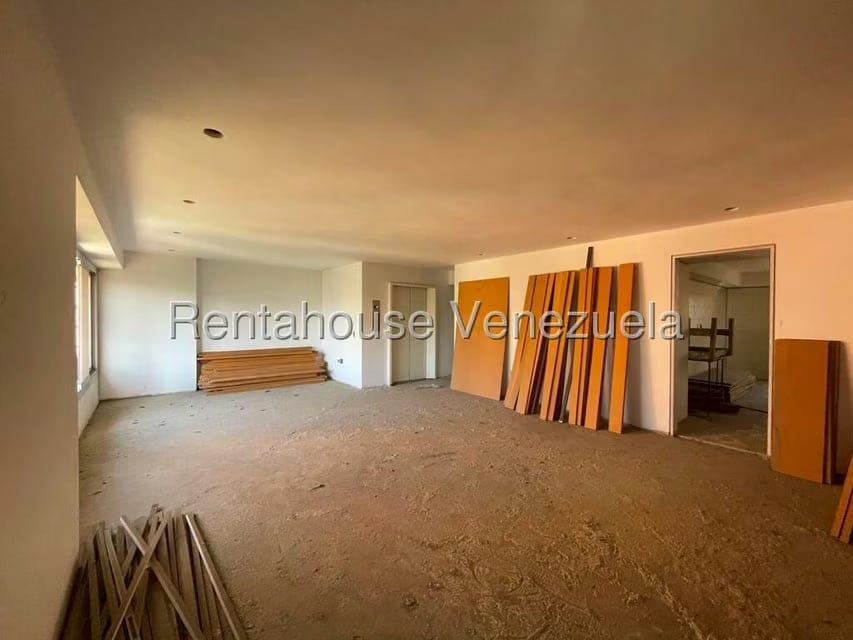 Apartamento (1 Nivel) en Venta en Los Dos Caminos, Distrito Metropolitano - 8